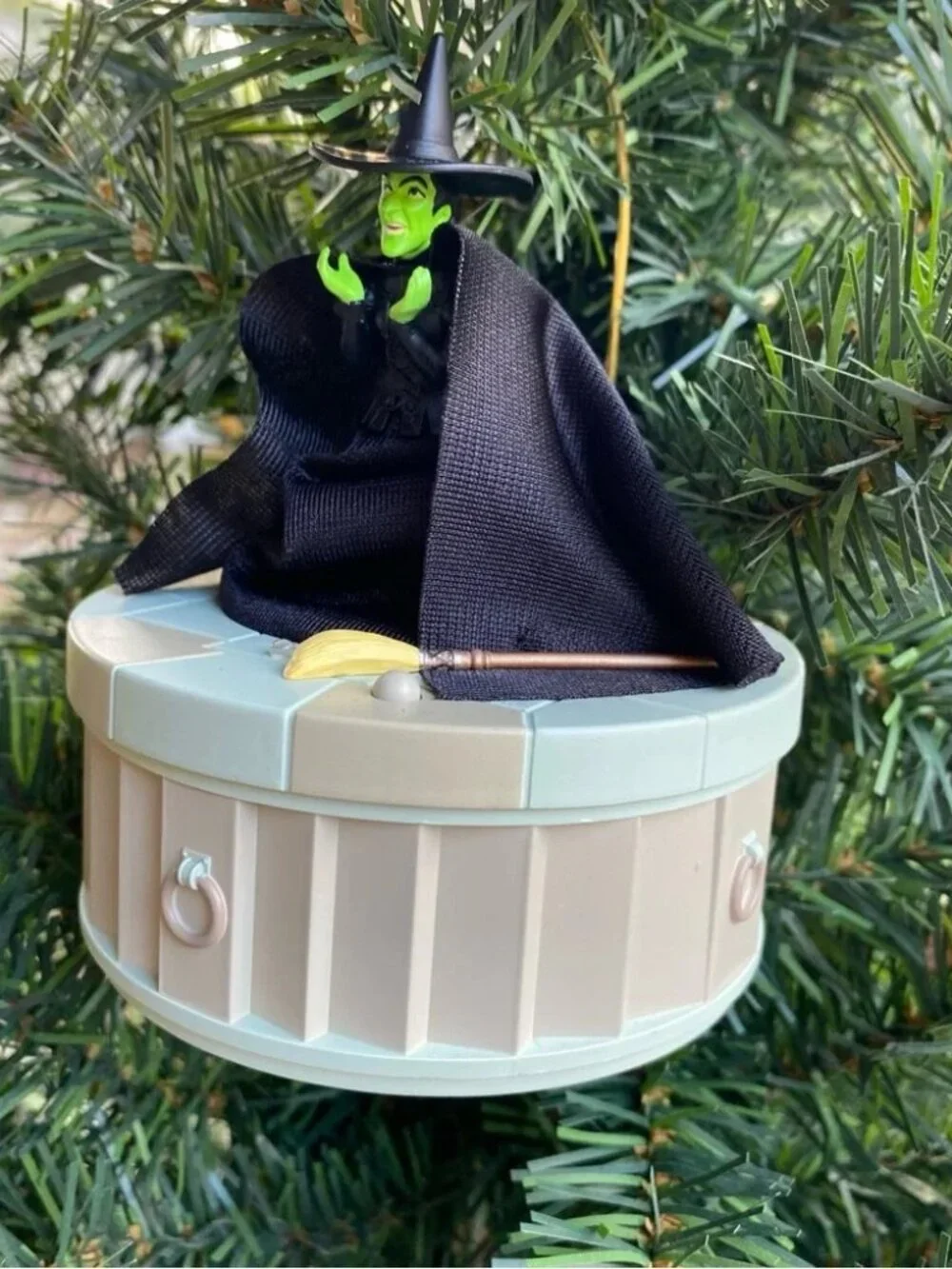 NWT 2025 Hallmark Keepsake Wicked Witch I'm Melting! Wizard of Oz magic ornament
